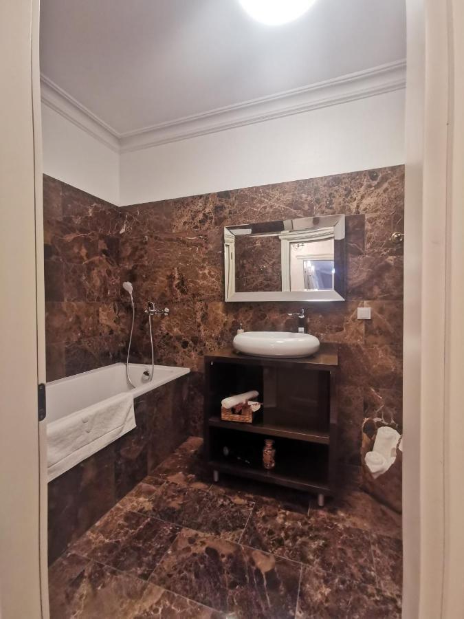 Anomis Aparthotel Mediaş Εξωτερικό φωτογραφία
